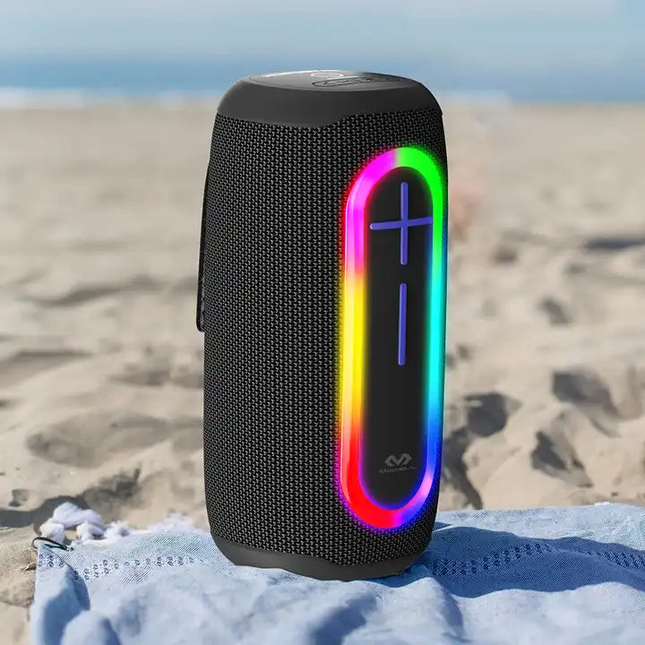 Parlante RGB Bajos potentes VQ-SP02 marca Miccell en la playa fiesta