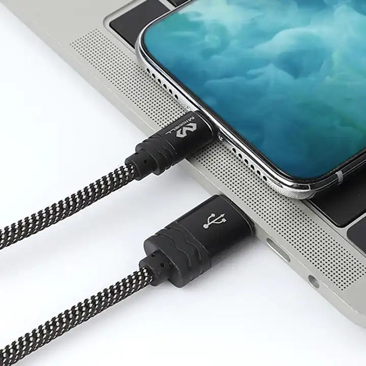 cable data conectado a iPhone a Laptop cable VQ-D70 marca Miccell