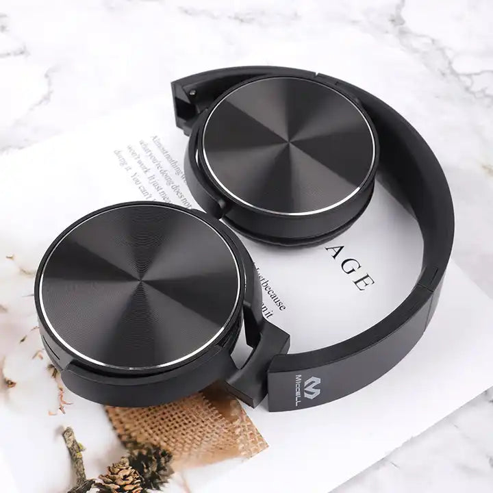 VQ-B02 Miccell sobre revista