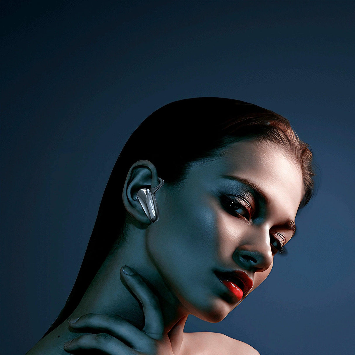 modelo con audífono TWS VQ-YX02 marca Miccell