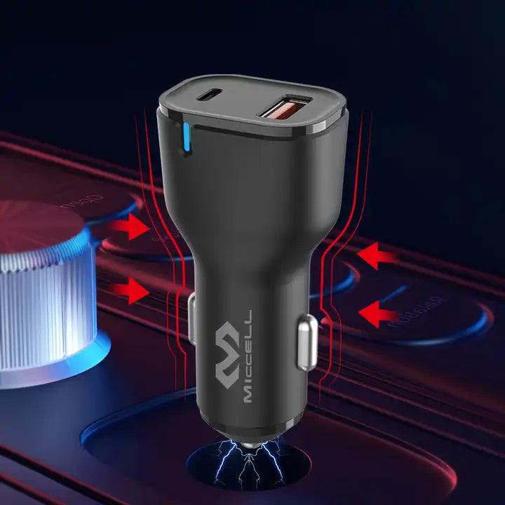 Cargador VQ-C08 conectado a entrada de auto para carga efectiva