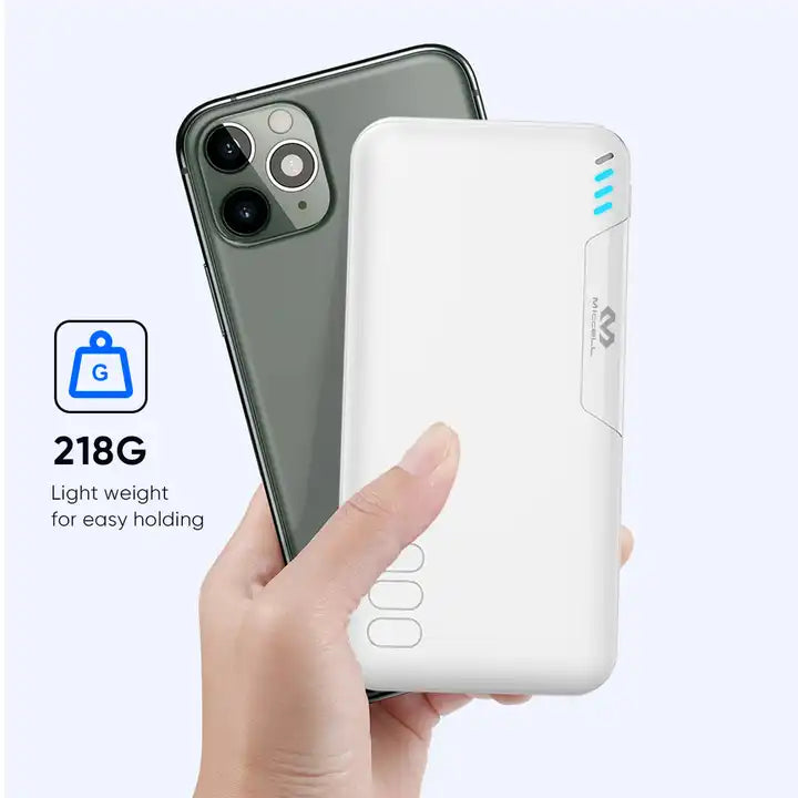 Powerbank ligero 218g con iPhone VQ-P136