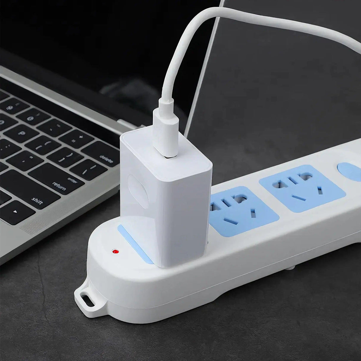 cargador super carga en laptop a tomacorrientes