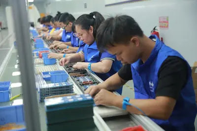 trabajadores miccell-veaqee